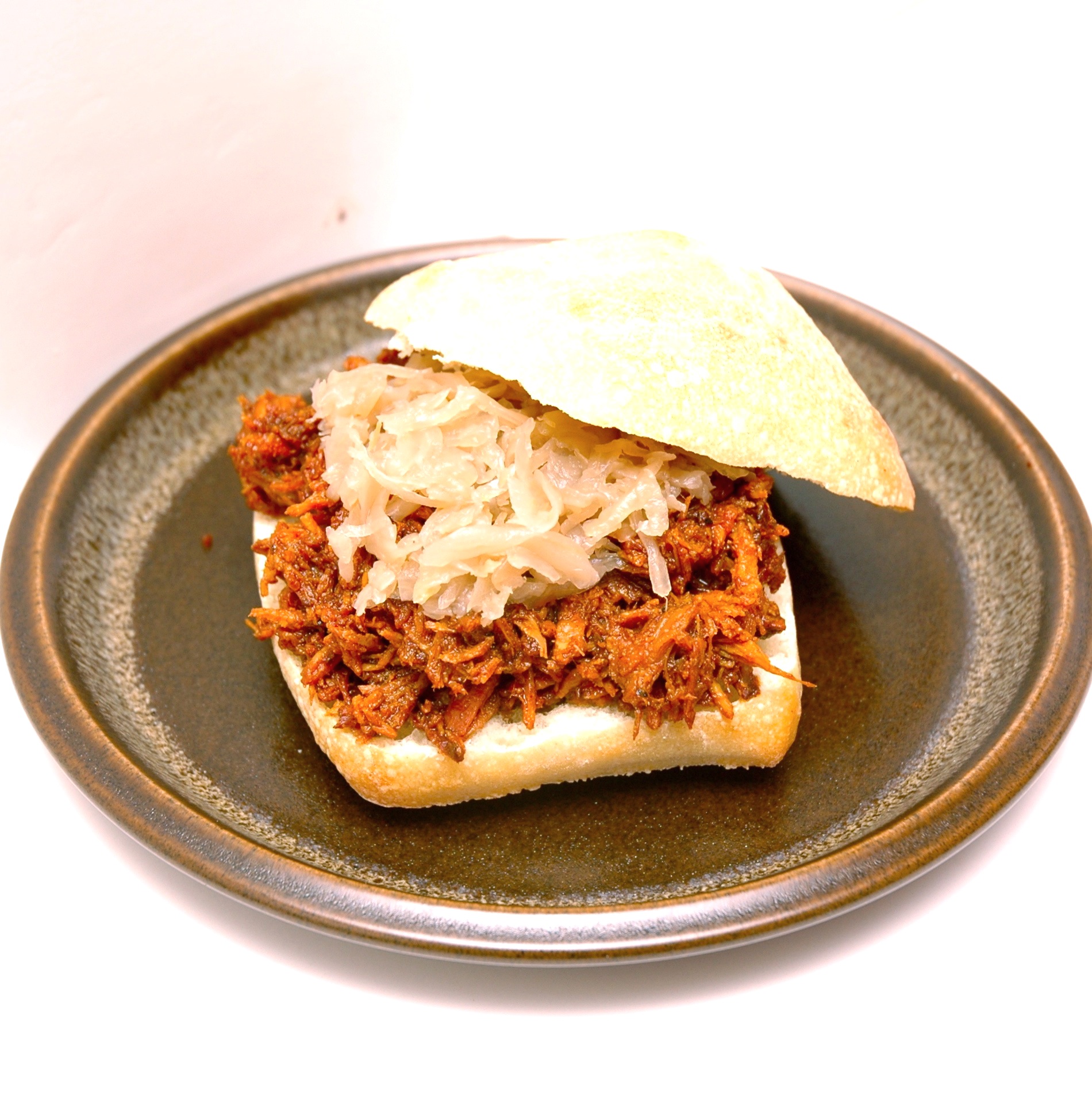 maple apple pulled pork with saurekraut