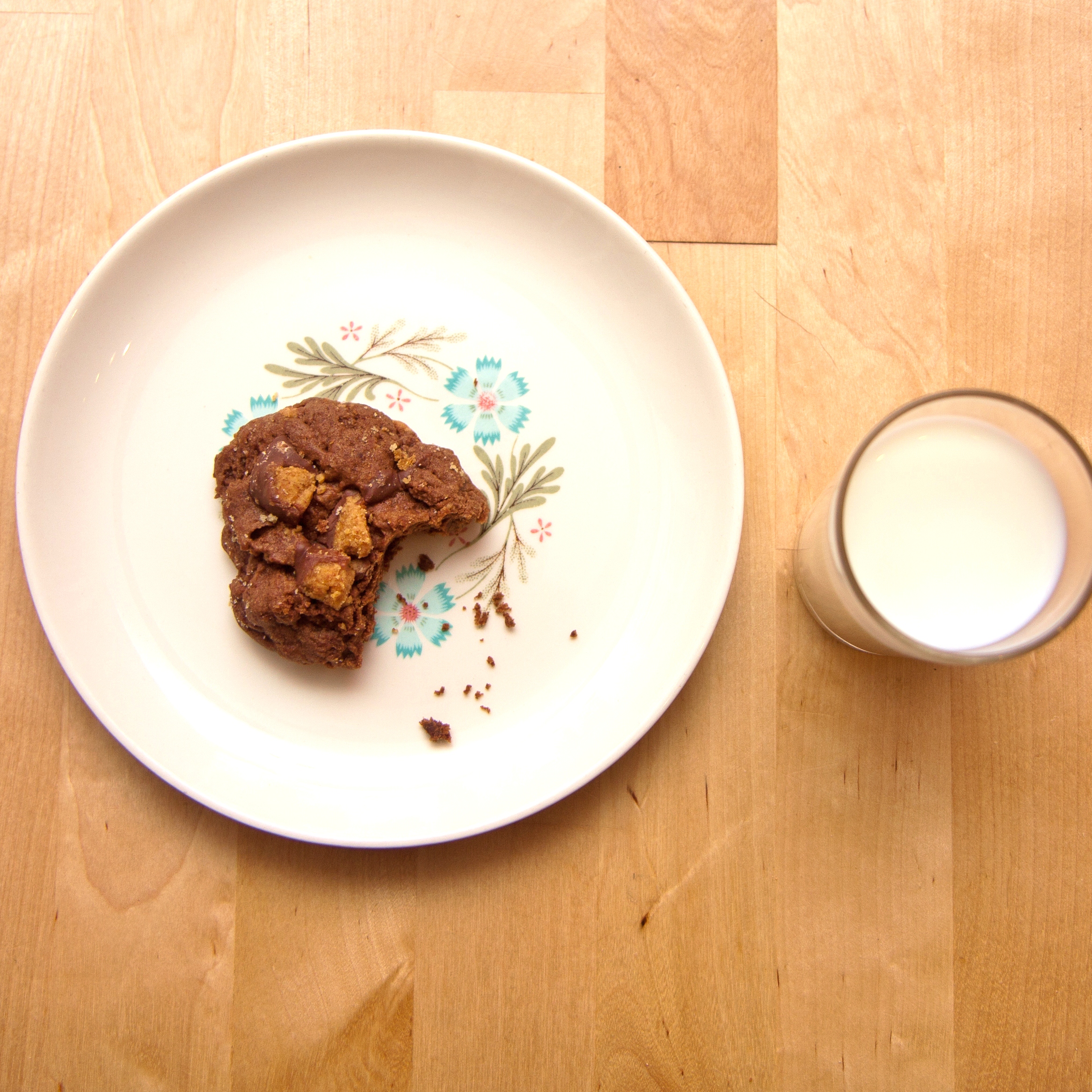 reese's cookies n milk
