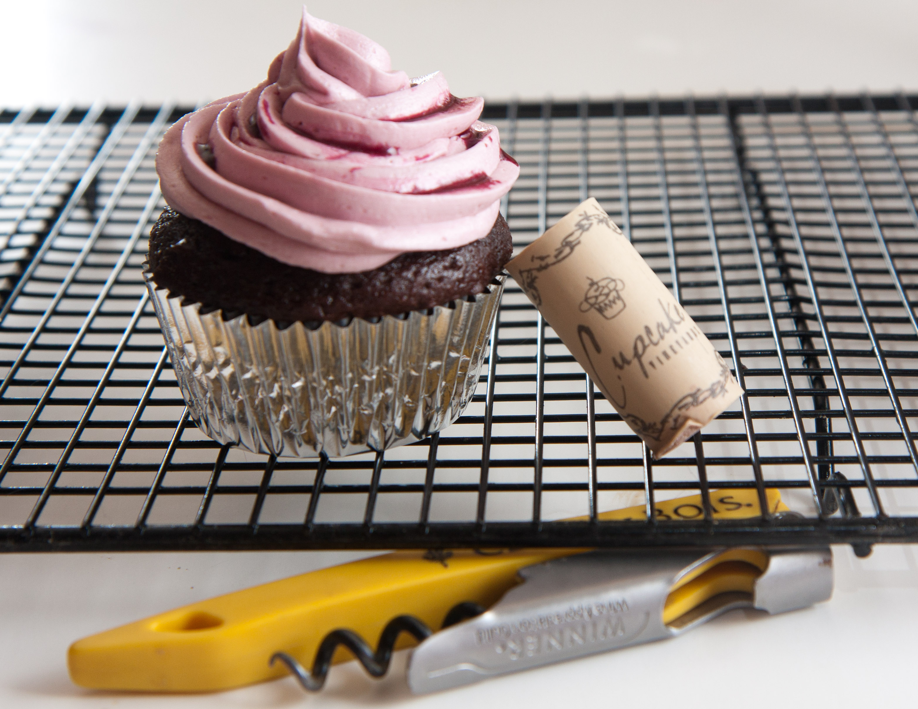 cupcake n cork n opener